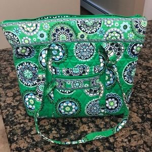 Villager Tote in Green Cupcake